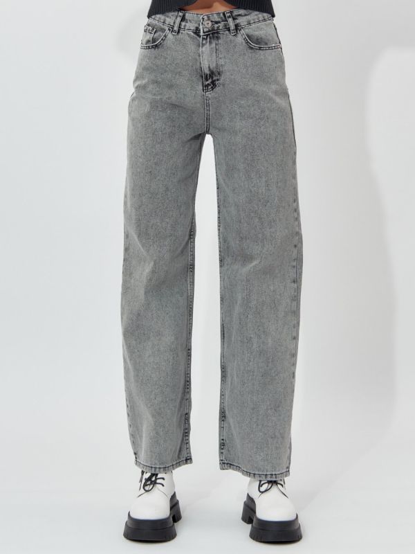 Women's gray jeans 550_318Sr